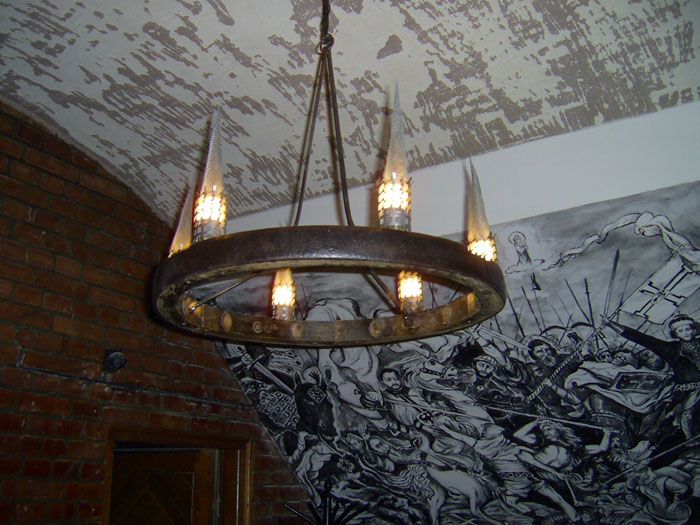 Dorota Brodowska - LAMPY - 6 / 21 - drewno i metal, <br>średnica 65 cm