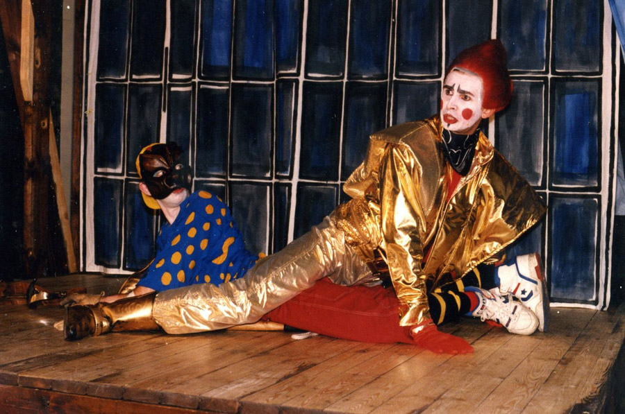 Dorota Brodowska - Theater - 39 / 73 - Parady 1994 (scenografia Dorota Brodowska, reż. Edward Wojtaszek)